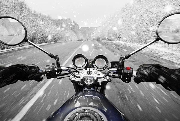Motocicleta en invierno